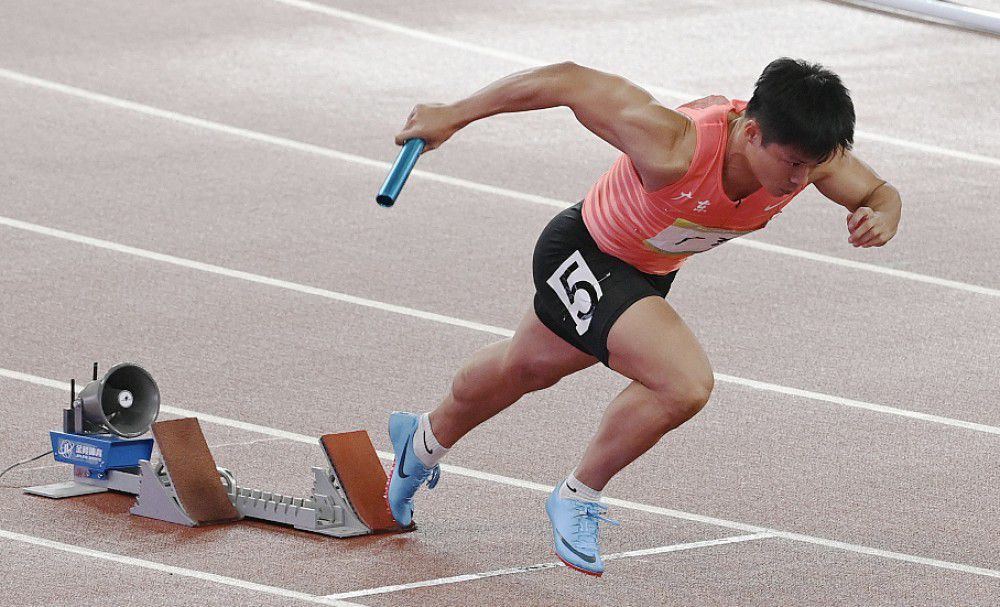 该电影由嘻哈歌手欧阳靖、甜美女孩亦涵、苏梦芸、金泳三主演，中国内地新生代导演徐飞执导，张白白总编剧